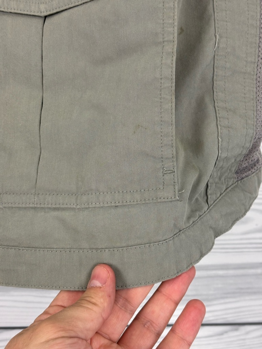 Duluth Trading Co. Green Fisherman’s Cargo Vest Size XL - Picture 5 of 7